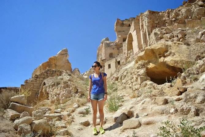 Cappadocia: Green Tour and Sunrise Balloon Tour - Lunch at Belisirma Village