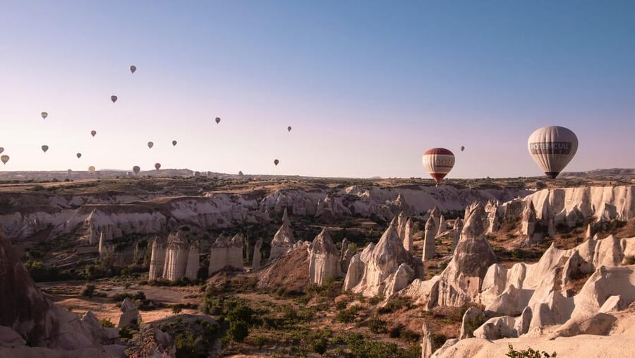 Cappadocia: Private Photoshoot Sunrise Balloon with Transfer - From Göreme to the stone sculptures
