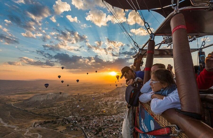Cappadocia: Red Tour and Sunrise Balloon Tour - The 10 AM Red Tour pickup