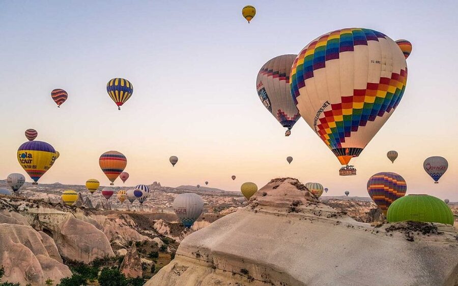 Cappadocia: Red Tour and Sunrise Balloon Tour - Göreme Open Air Museum and Byzantine cave churches