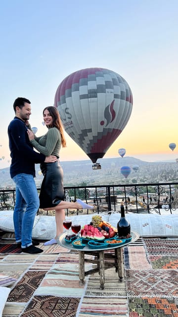 Cappadocia: Terrace Photo Spot With Balloon Flight View - Choosing between basic and professional photography