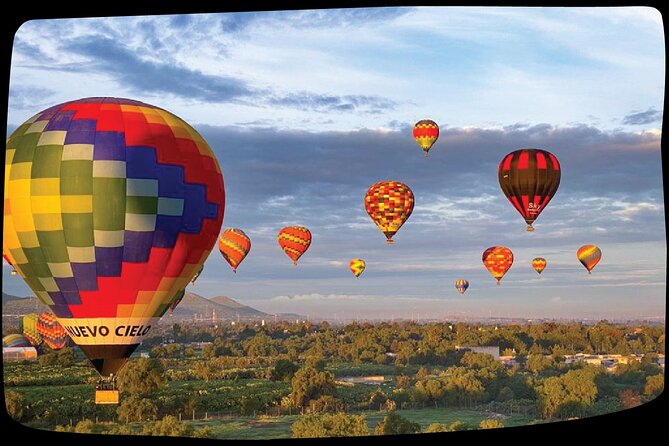 CDMX balloon flight, breakfast, pickup and visit to Teotihuacán - Preparing for the balloon launch