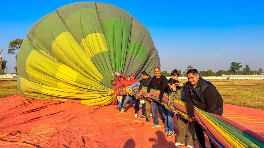 CDMX: Teotihuacan Hot Air Balloon with Breakfast - The flight, landing toast, and breakfast question