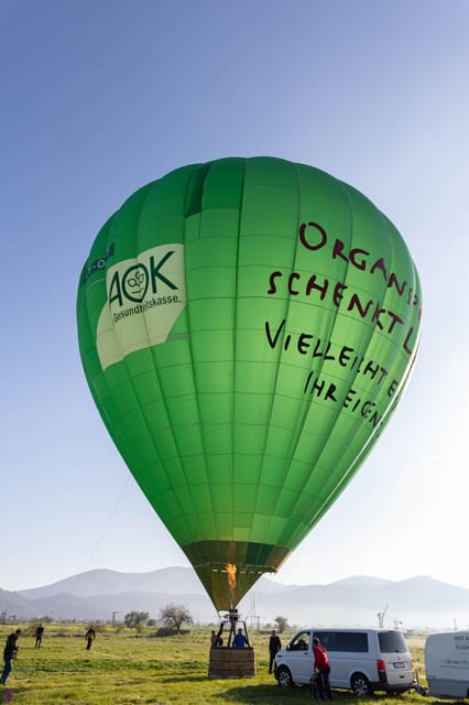 Crete: Hot-Air Balloon Flight with Breakfast and Wine - Meeting the crew at the Elin gas station