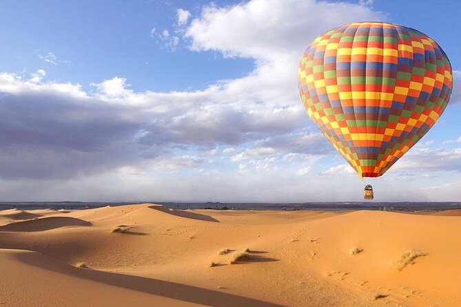 Dubai Desert By Hot Air Balloon With Falcon Show and Camel - Why this Dubai balloon ride feels different