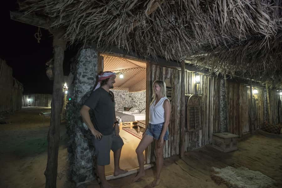 Dubai: Heritage Overnight Safari, Balloon Ride & breakfast - Gourmet breakfast in the golden dunes