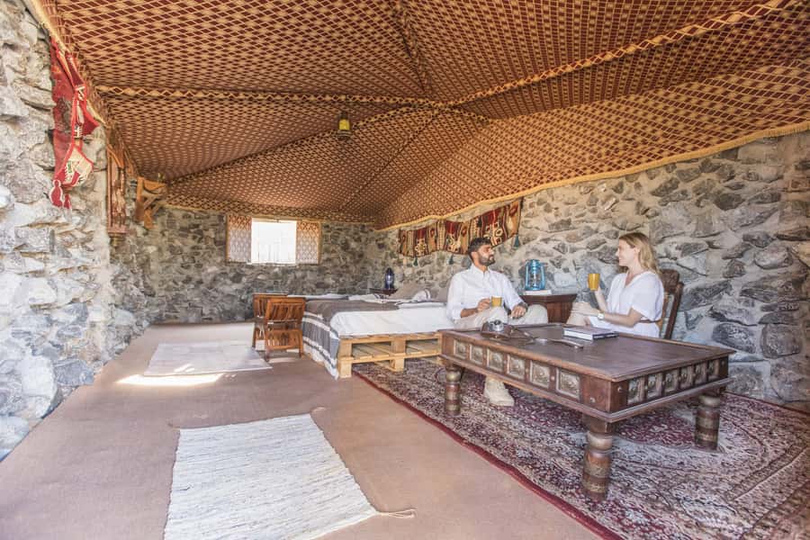Dubai: Heritage Overnight Safari, Balloon Ride & breakfast - Through the conservation reserve in a 1950s Land Rover