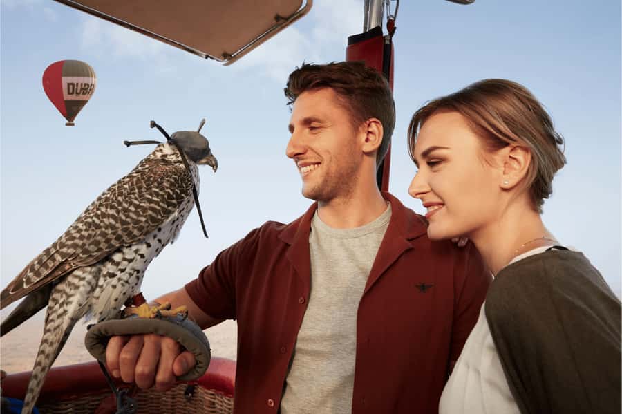 Dubai: Luxury Balloon Flight with Michelin-Curated Breakfast - Falconry in the open air