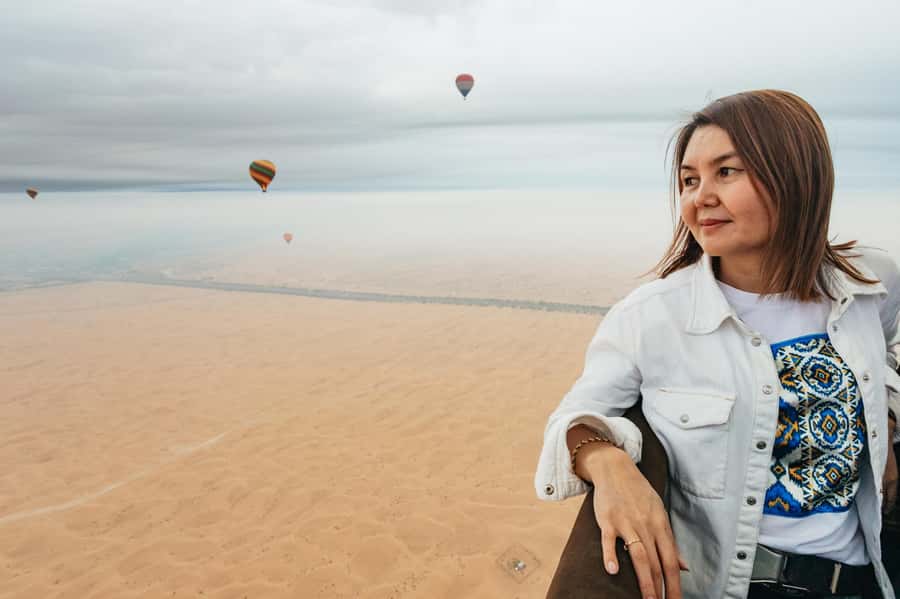 Dubai: Sunrise Balloon Flight with Camel Ride & Breakfast - The camel ride is short but worthwhile