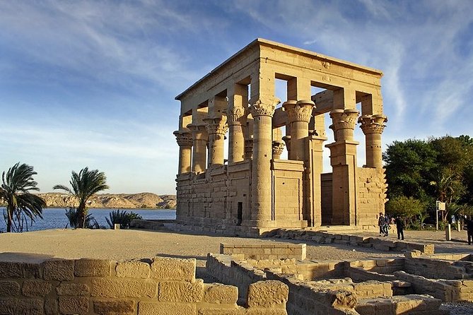 Enjoy 4 nights Nile Cruise Luxor&Aswan&Abu Simbel&Balloon from Cairo by plane - Day 5: High Dam, Philae, and the flight back to Cairo
