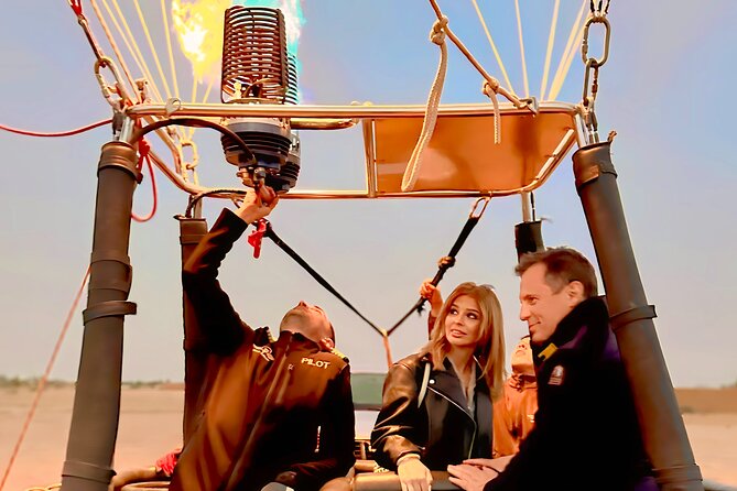 Fly in a hot air balloon in the sky of the Atlas in Marrakech - What happens if the wind changes?