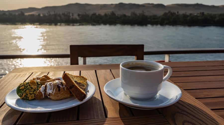 From Aswan: 4-Day 3-Night Nile Cruise with Hot Air Balloon - Is $1,000 good value?