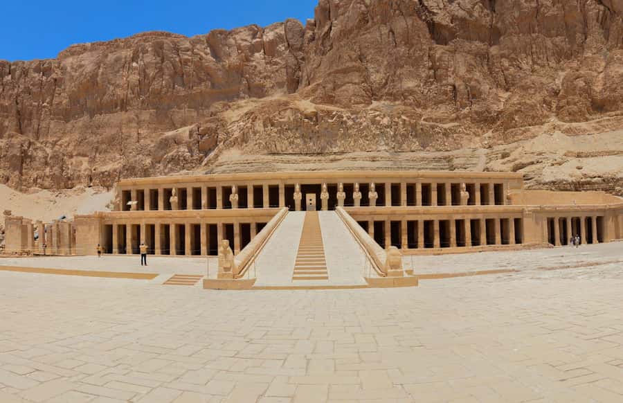 From Cairo: 3-Day Nile Cruise with Hot Air Balloon & Flights - Day 4: Abu Simbel and the flight back to Cairo