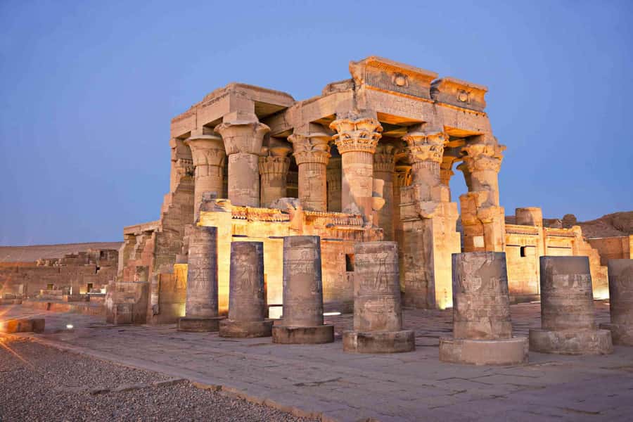 From Cairo: 3-Day Nile Cruise with Hot Air Balloon & Flights - Guides, communication, and the human side