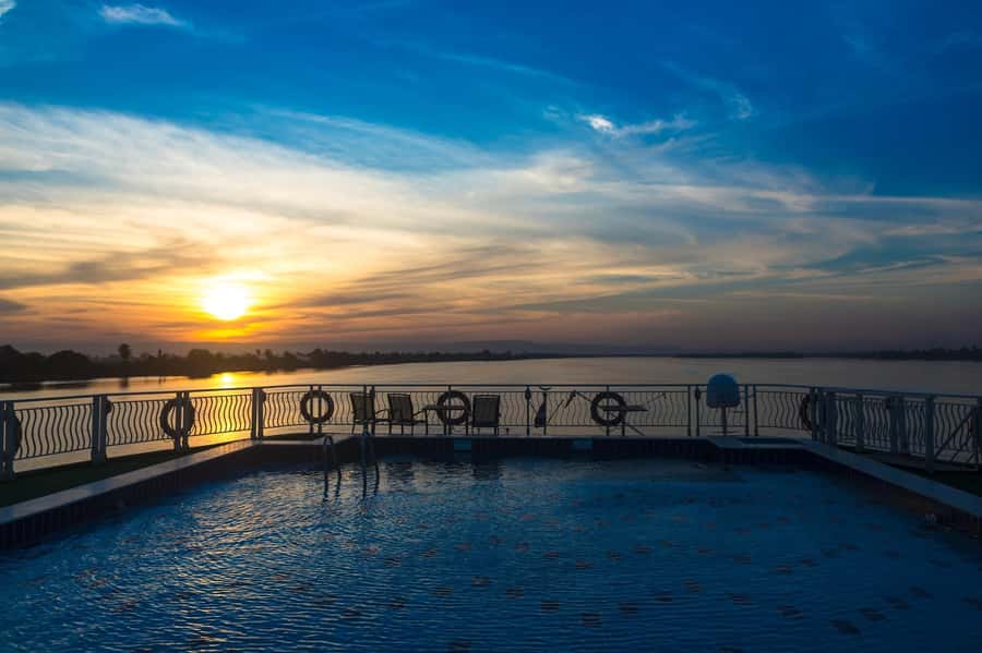 From Cairo: 4-Day Nile Cruise to Luxor with Balloon Flight - Guides and coordination make or break the trip