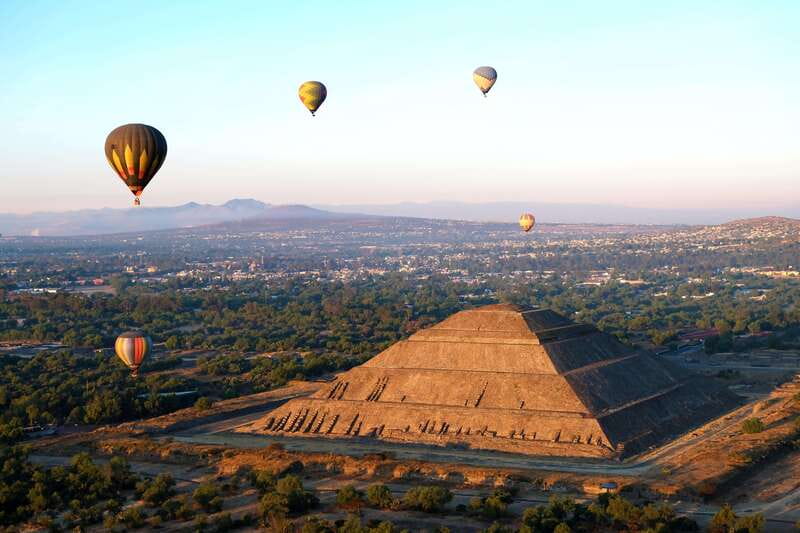From CDMX: Hot air balloon ride, guided visits to Teotihuacan and Guadalupe - Lunch and the promise of a Mexican fiesta