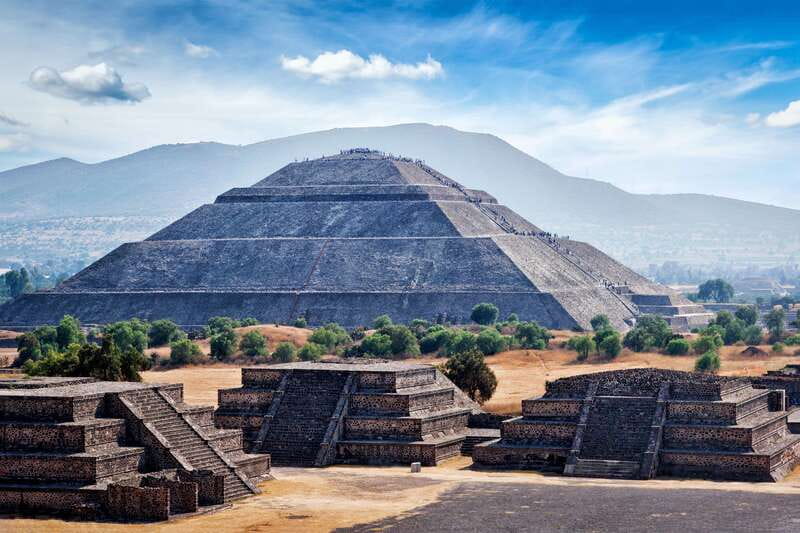 From CDMX: Hot air balloon ride, guided visits to Teotihuacan and Guadalupe - What the $323 price really buys