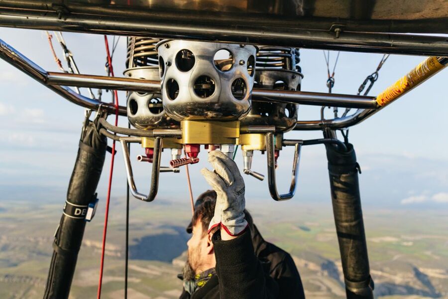 From Istanbul: 3-Day Cappadocia Tour with Balloon Ride - Avanos pottery, lunch, and hands-on craft