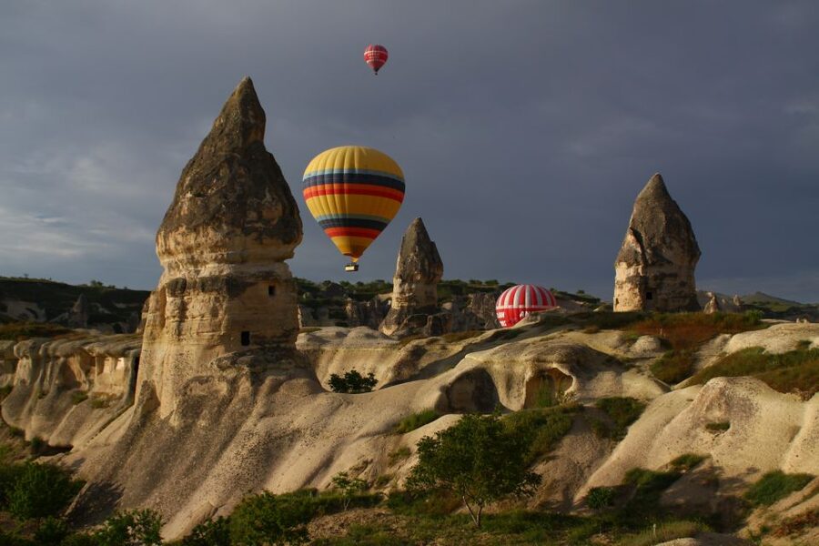 From Istanbul: Cappadocia Highlights 2-Day Tour with Balloon - Uçhisar Castle and the first wide view