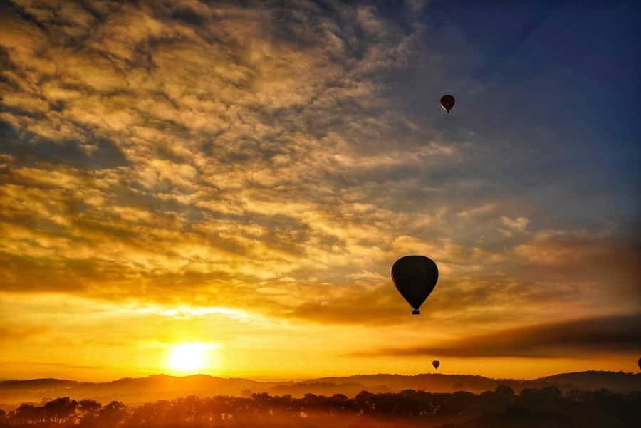 Geelong: Balloon Flight at Sunrise with Breakfast - The one-hour flight over Geelong and the bay