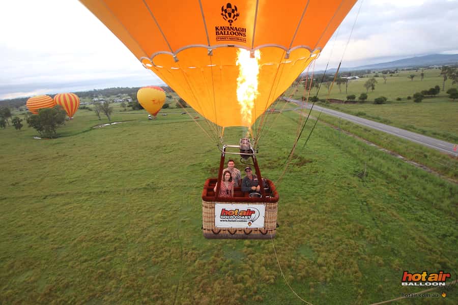 Gold Coast: Hot Air Balloon Flight and Vineyard Breakfast - Sunrise above the Gold Coast Hinterland
