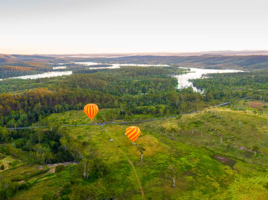 Gold Coast: Hot Air Balloon Flight and Vineyard Breakfast - A vineyard breakfast with bubbles