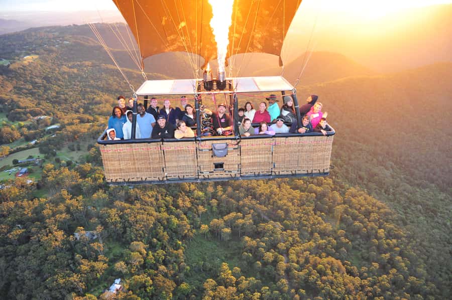 Gold Coast: Hot Air Balloon Flight with Buffet Breakfast - One Hour Over Beaches, Skyline, or Rainforest
