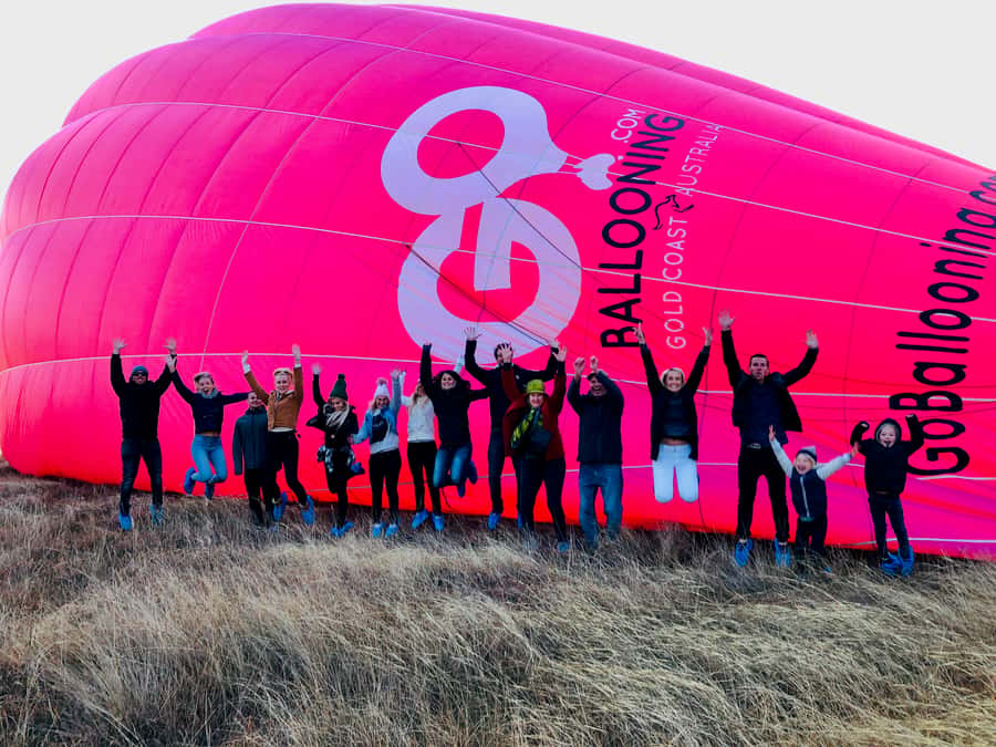 Gold Coast: Hot Air Balloon Flight with Buffet Breakfast - Preparing for Lift-Off in the Walk-In Basket