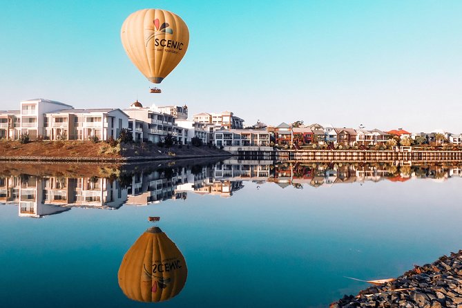 Gold Coast Hot Air Balloon with 5 Star Champagne Buffet Breakfast - Key points at a glance