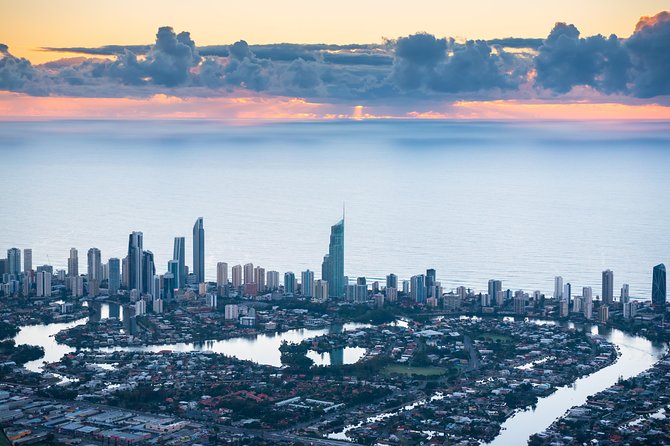 Gold Coast Hot Air Balloon with 5 Star Champagne Buffet Breakfast - The landing and return to the Mercure resort