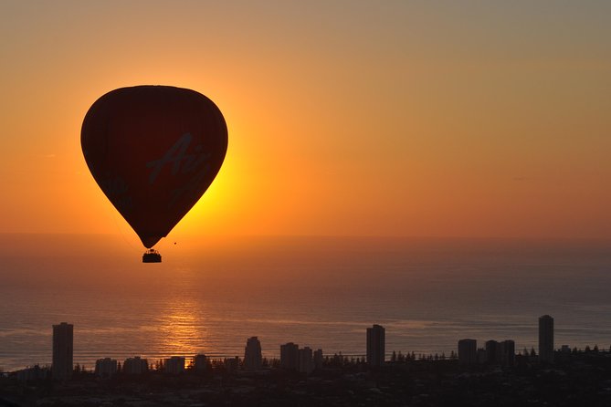 Gold Coast Hot Air Balloon with 5 Star Champagne Buffet Breakfast - A one-hour flight over beaches and city towers