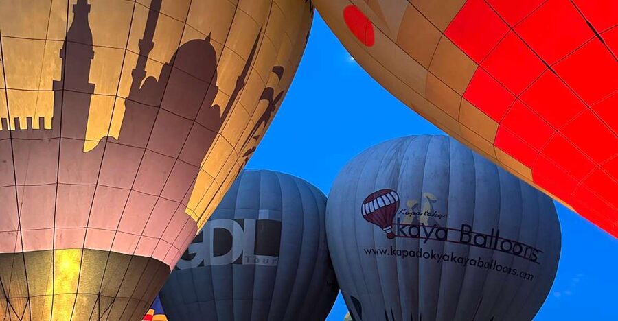 Göreme: Luxury Hot Air Balloon Flight in Göreme Valleys - Watching the balloon inflate before takeoff