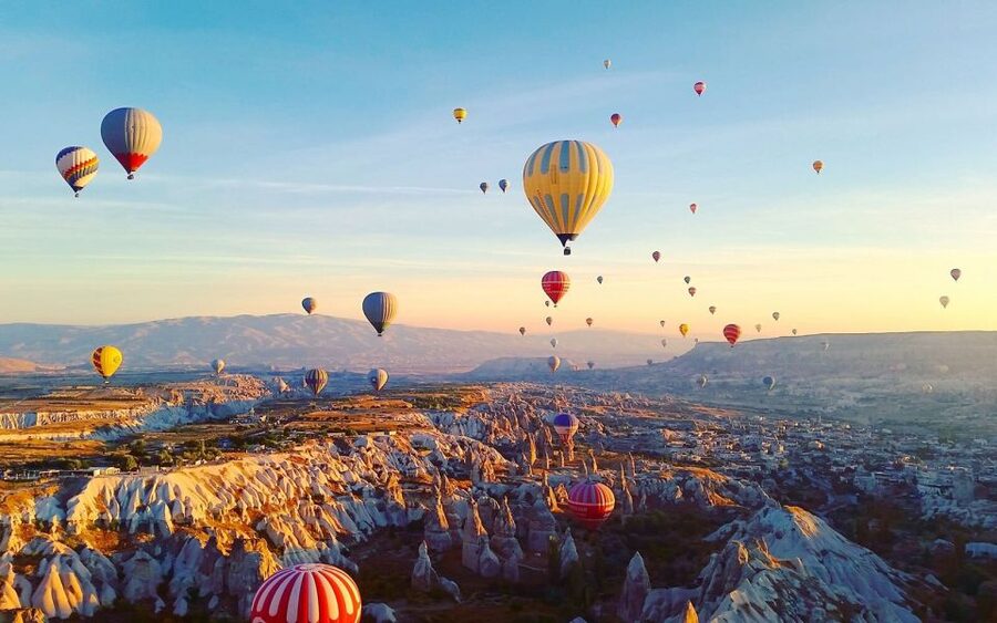 Goreme: Sunrise Hot Air Balloon Flight over Cappadocia - Snacks, preparations, and the launch