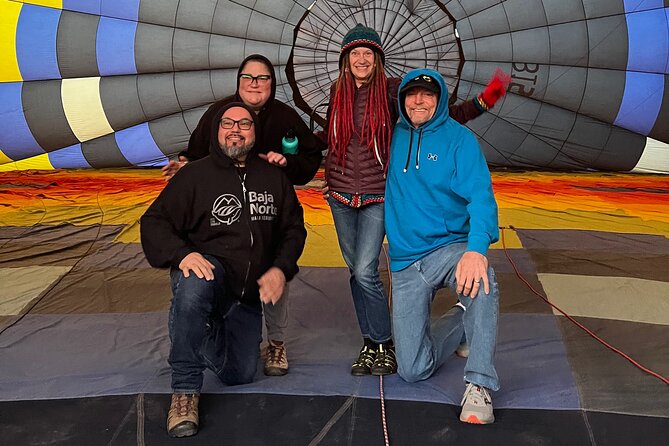 Hot air balloon adventure over Teotihuacan - Coffee, cookies, and the balloon inflation