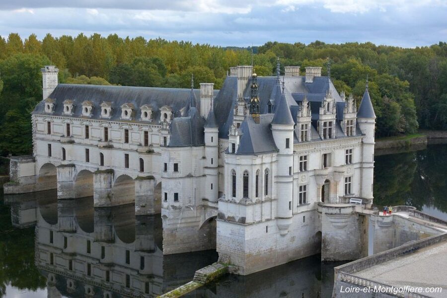 Hot Air Balloon Flight above the Castle of Chenonceau - One hour above the Loire Valley