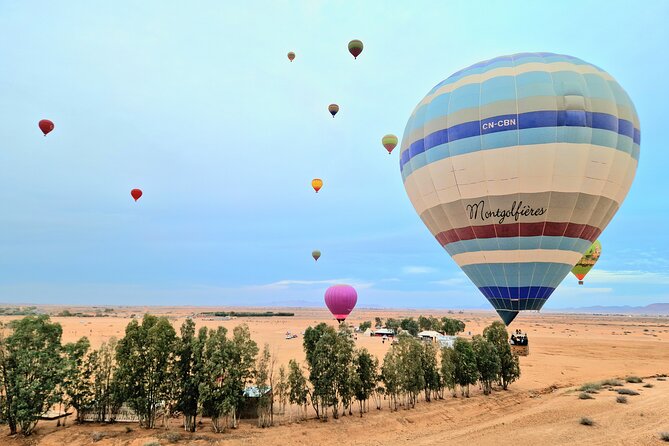Hot air balloon flight at sunrise in Marrakech & breakfast - A slow takeoff and a quiet sunrise