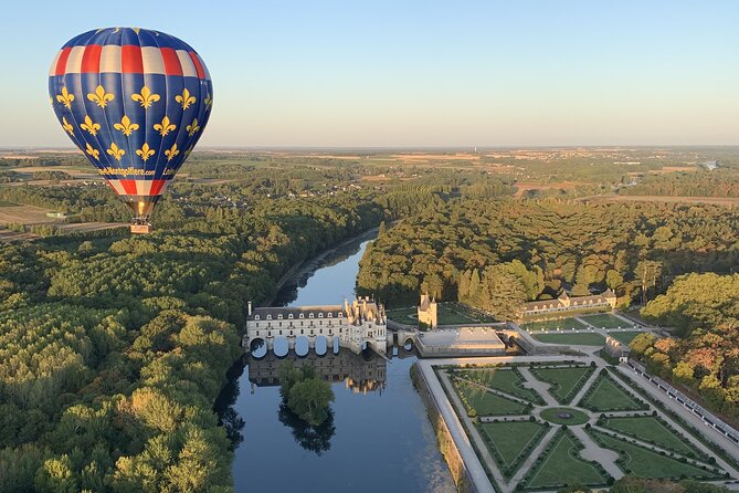 Hot Air Balloon Flight in Loire Valley - The landing and the return by 4x4