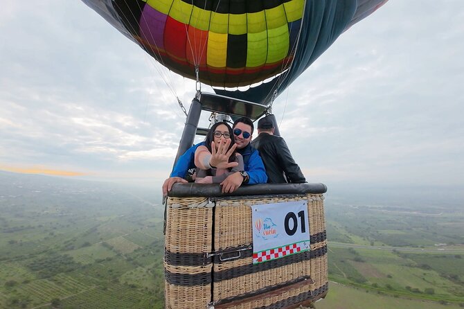 Hot air balloon flight in Teotihuacán + Breakfast in a Cave - Why the balloon flight is the main event