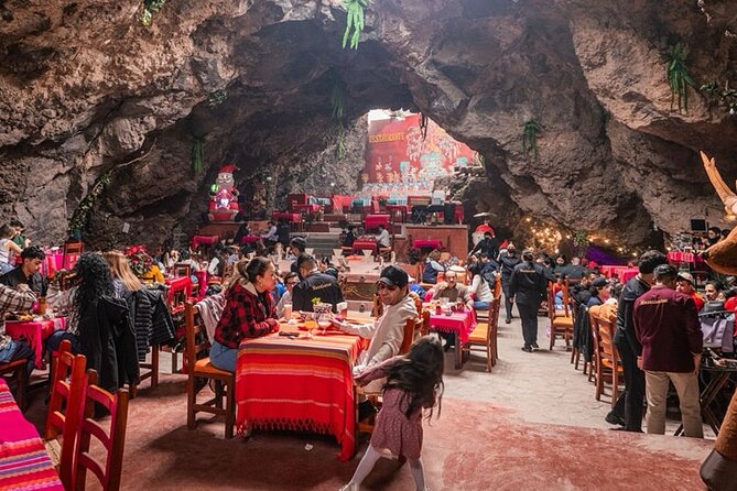 Hot air balloon flight in Teotihuacán + Breakfast in a Cave - Breakfast after landing