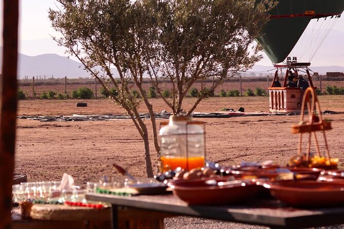 Hot air balloon flight in the desert with camel ride - A 30-minute camel ride in La Palmeraie