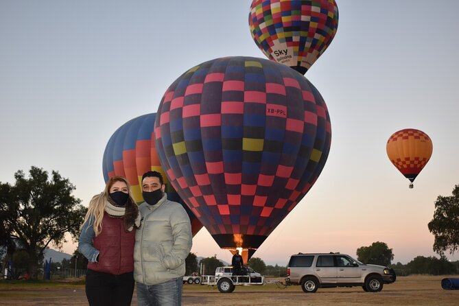 Hot Air Balloon Flight over Teotihuacán - The inflation of the balloon and the preflight wait