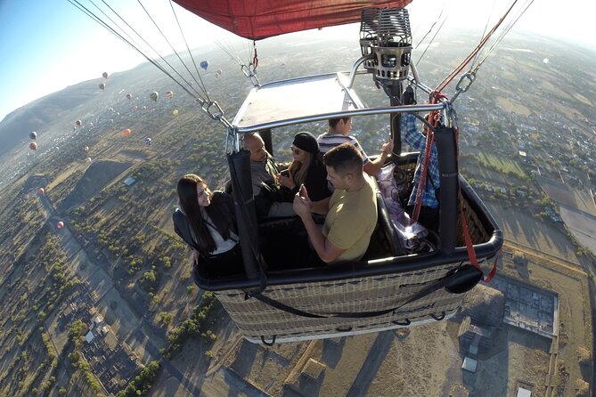Hot Air Balloon Flight over Teotihuacán - Breakfast, pyramids, and transport choices