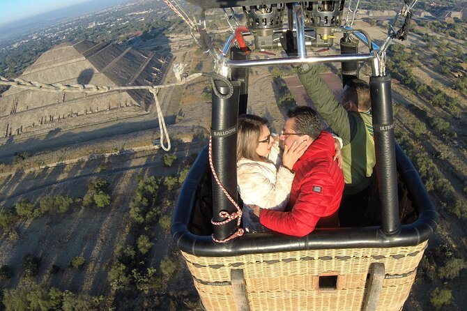 Hot Air Balloon Flight over Teotihuacán - Language, organization, and group size