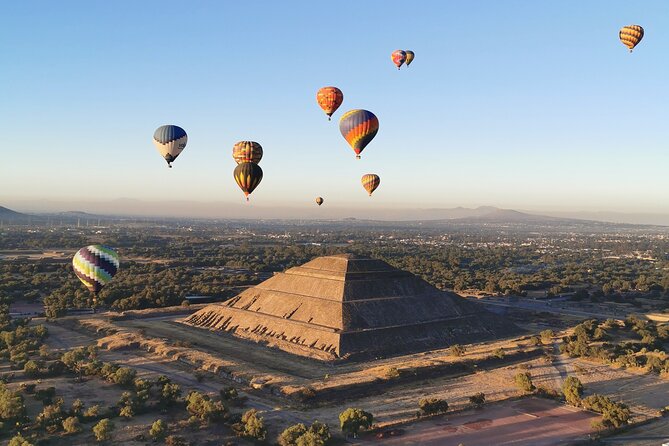 Hot Air Balloon Flight Over Teotihuacan - One hour above the Pyramids of the Sun and Moon