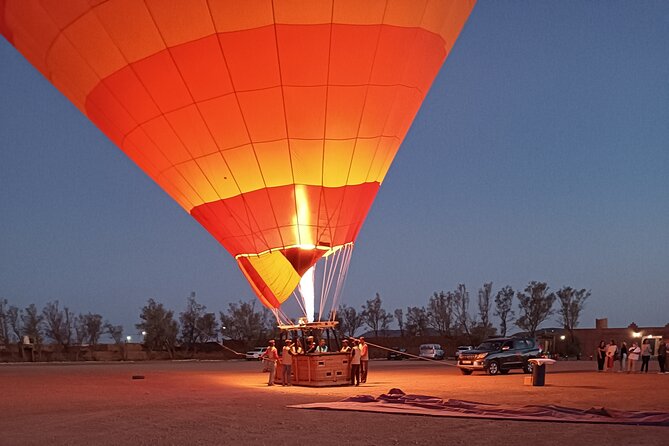 Hot air balloon flight to Marrakech in a small group. Breakfast - Boarding the basket and meeting the pilot
