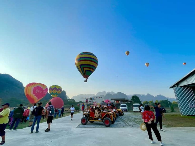 Hot Air Balloon in VangVieng pick up-drop off - Why Vang Vieng is made for a balloon ride