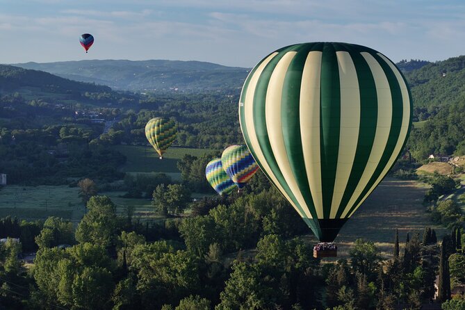 Hot air balloon over the hills of Pienza, Montalcino and Val D'Orcia - Meeting in Buonconvento at 6:00 am