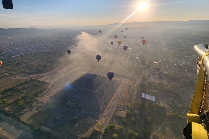 Hot air Balloon ride in Teotihuacan & breakfast in “La Gruta” - The guides and the human side of the day
