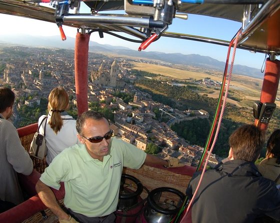 Hot-Air Balloon Ride over Segovia with Optional Transport from Madrid - What the landing is really like