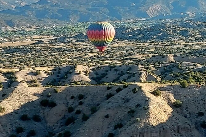 Hot Air Balloon Rides in Santa Fe - The landing, champagne, and picnic finish